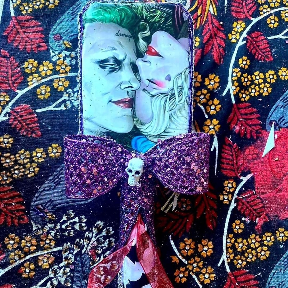 Hellofa Handmade’s Joker & Harley Eternal love Salon Grade hairbrush